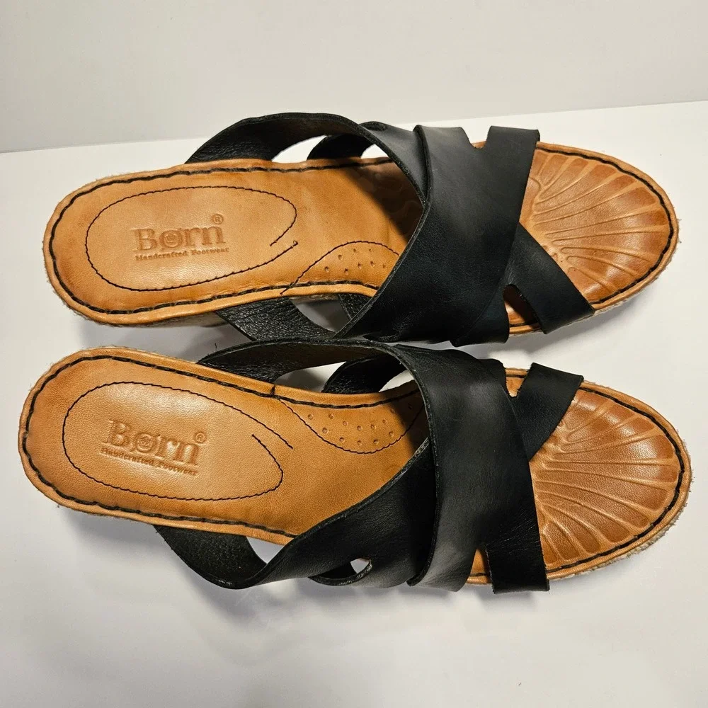 Born leather wedge